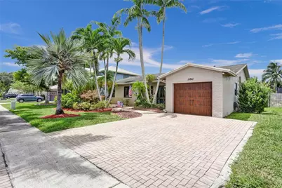 11841 NW 41st St, Sunrise, FL 33323 - Photo 1