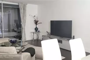 301 NE 14th Ave, Hallandale Beach, FL 33009 - Photo 1