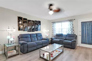 551 SW 135th Ave, Pembroke Pines, FL 33027 - Photo 1