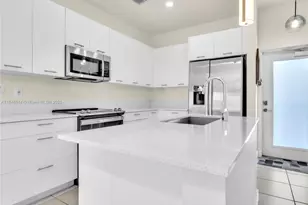 8001 NW 41st St, Doral, FL 33166 - Photo 1