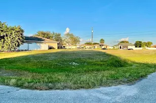 2117 NE 9th Pl, Cape Coral, FL 33909 - Photo 1