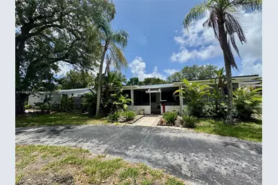 520 NE 137th St, North Miami, FL 33161 - Photo 1