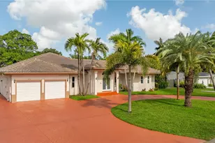 424 Bayberry Dr, Plantation, FL 33317 - Photo 1