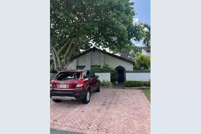 17919 NW 66th Ct, Hialeah, FL 33015 - Photo 1