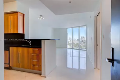 325 S Biscayne Blvd #2418, Miami, FL 33131 - Photo 1