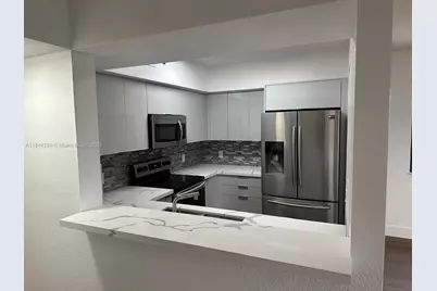9300 Fontainebleau Blvd #E414, Miami, FL 33172 - Photo 1