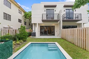 909 NE 16th Ave, Fort Lauderdale, FL 33304 - Photo 1