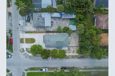 801 NW 109th St, Miami, FL 33168 - Photo 1