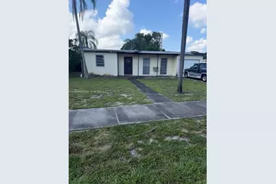 254 NE 42nd Ct, Deerfield Beach, FL 33064 - Photo 1