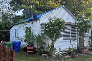 3748 Washington Ave, Miami, FL 33133 - Photo 1