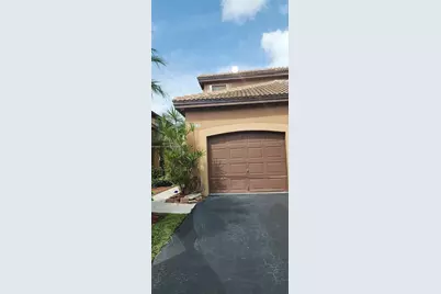 1411 Barcelona Way #1-27, Weston, FL 33327 - Photo 1