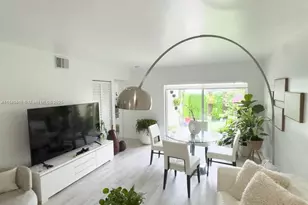 1112 NW 125th Pl, Miami, FL 33182 - Photo 1