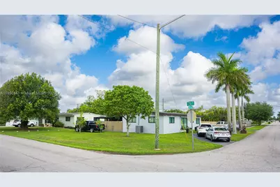 31140 SW 188th Ave, Homestead, FL 33030 - Photo 1