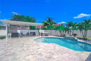 5780 Sun Pointe Cir, Boynton Beach, FL 33437 - Photo 1