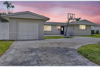 2221 N 43rd Ave, Hollywood, FL 33021 - Photo 1