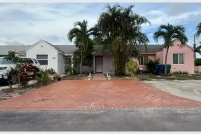 18327 NW 44th Pl, Miami Gardens, FL 33055 - Photo 1