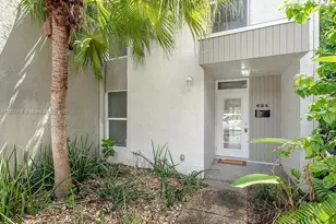 694 Kensington Pl, Wilton Manors, FL 33305 - Photo 1