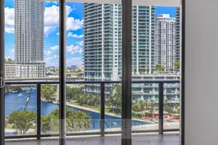 31 SE 6th St, Miami, FL 33131 - Photo 1