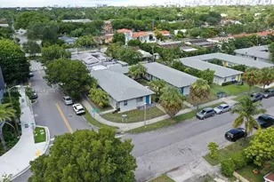 2499 SW 27th St, Miami, FL 33133 - Photo 1