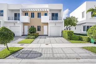 10263 NW 72nd St, Doral, FL 33178 - Photo 1