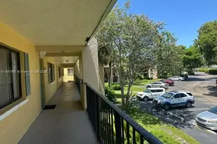 517 Meadows Cir, Boynton Beach, FL 33436 - Photo 1