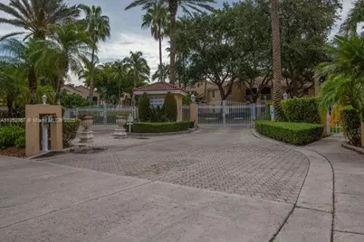 14705 Balgowan Rd #202-11, Miami Lakes, FL 33016 - Photo 1