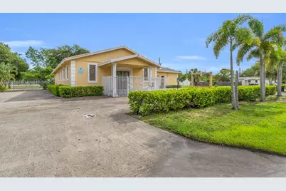 2371 NW 2nd St, Pompano Beach, FL 33069 - Photo 1