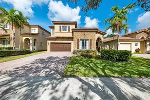 22536 SW 94th Pl, Cutler Bay, FL 33190 - Photo 1