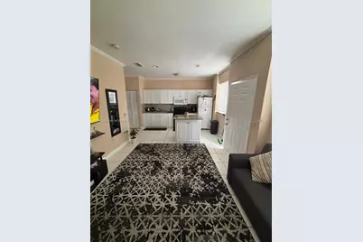 561 SW 2nd St #204, Miami, FL 33130 - Photo 1