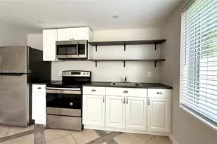 534 SW 6th Ct, Miami, FL 33130 - Photo 1