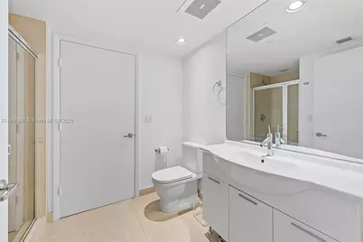 475 Brickell Ave #2009, Miami, FL 33131 - Photo 13