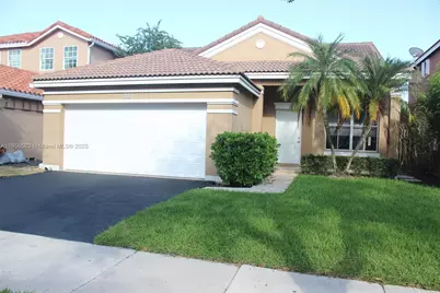 959 Falling Water Rd, Weston, FL 33326 - Photo 1
