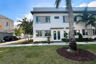 6612 NW 103rd Pkwy, Doral, FL 33178 - Photo 1