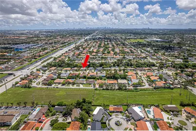 925 SW 94th Ave, Miami, FL 33174 - Photo 1