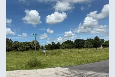 1017 Comet Ave, Labelle, FL 33935 - Photo 1