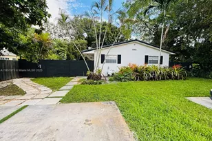 1002 NE 119th St, Biscayne Park, FL 33161 - Photo 1