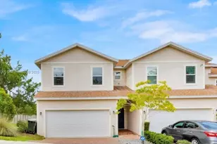 1020 Lakefront Village Dr, Clermont, FL 34711 - Photo 1