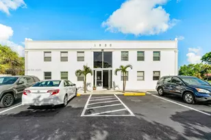 1530 Crescent Cir, West Palm Beach, FL 33403 - Photo 1