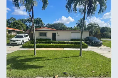 801 Oriole Ave, Miami Springs, FL 33166 - Photo 1