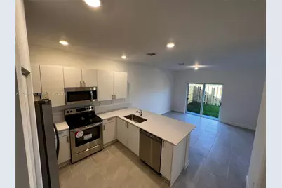 2703 SE 10th St #0, Homestead, FL 33035 - Photo 1