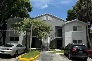 984 Lake Victoria Dr, West Palm Beach, FL 33411 - Photo 1