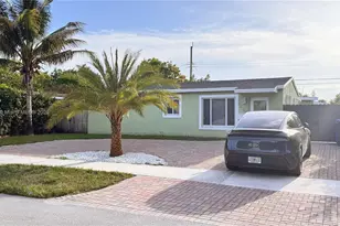 1400 N 70th Way, Hollywood, FL 33024 - Photo 1