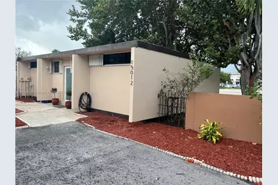 15012 Royal Palm Ave #15012, Miami Lakes, FL 33014 - Photo 1