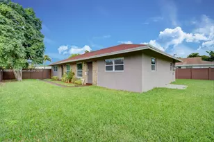2203 NE 3rd Ave, Delray Beach, FL 33444 - Photo 1
