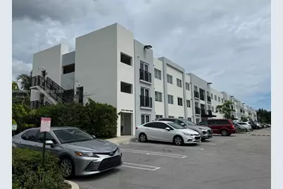 14752 NE 6th Ave #116, Miami, FL 33161 - Photo 1