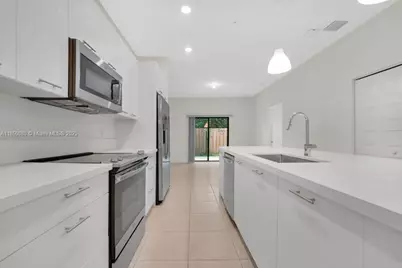 8175 NW 104th Ave #4, Doral, FL 33178 - Photo 1