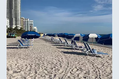 6039 Collins Ave #1136, Miami Beach, FL 33140 - Photo 1