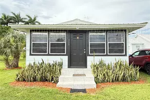 315 Avenue J, Moore Haven, FL 33471 - Photo 1