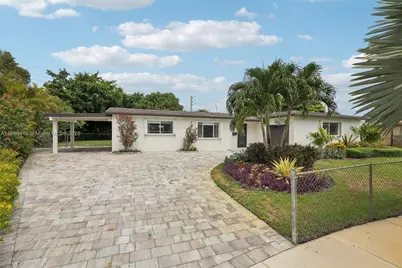 8601 NW 185th Ter, Hialeah, FL 33015 - Photo 1