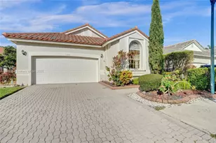 1485 W Lacosta Dr W, Pembroke Pines, FL 33027 - Photo 1